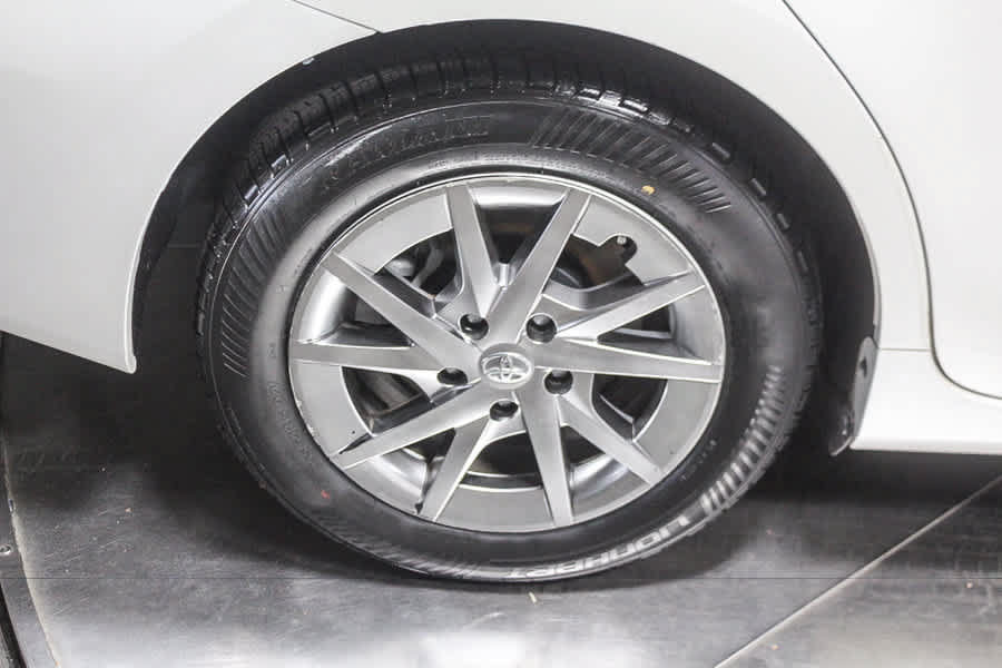 Used 2016 Toyota Prius V Two FWD image 9