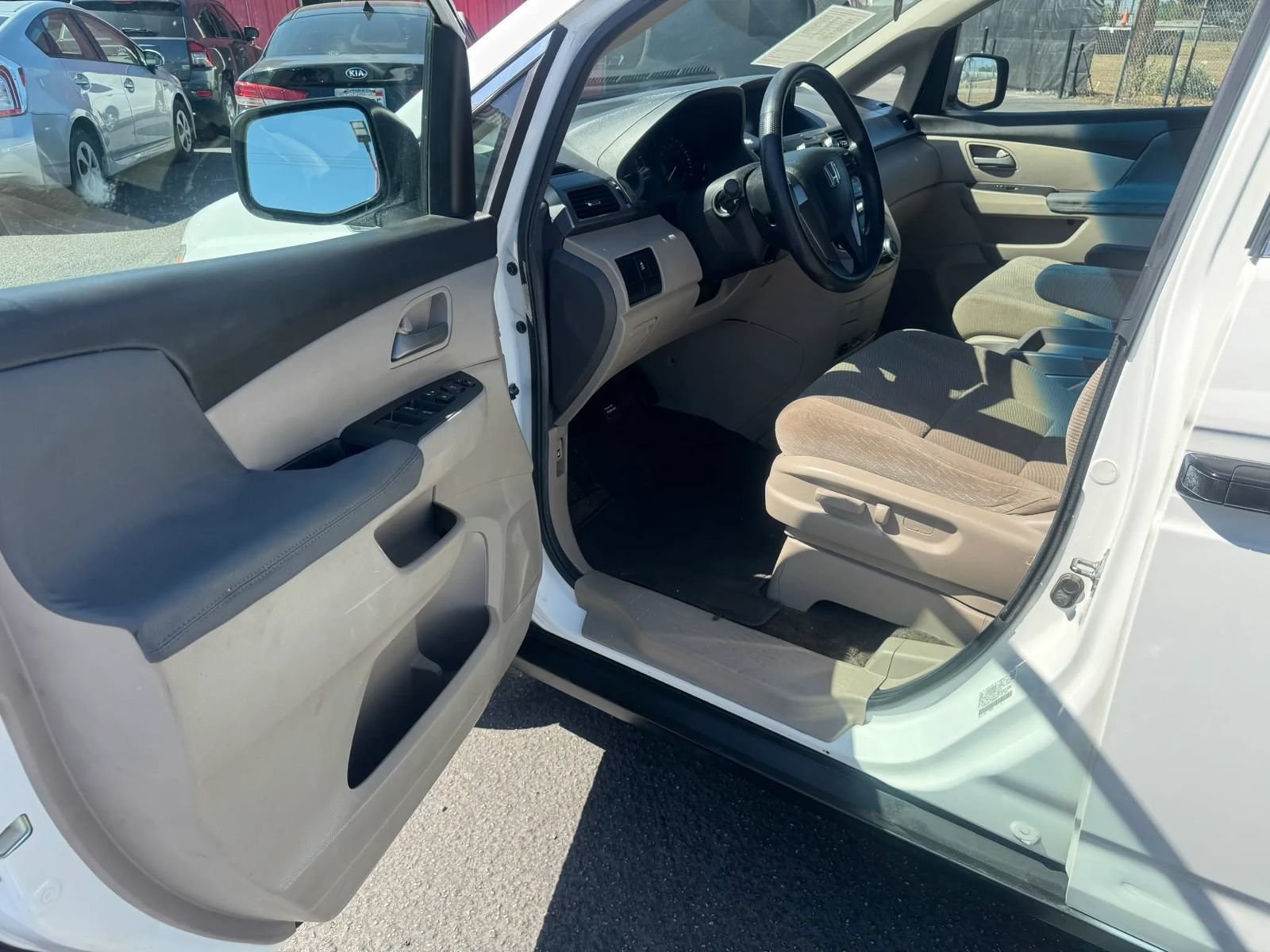 Used 2012 Honda Odyssey LX image 19
