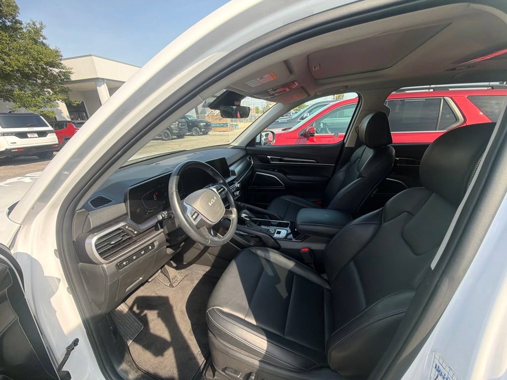 Used 2025 Kia Telluride S FWD image 9