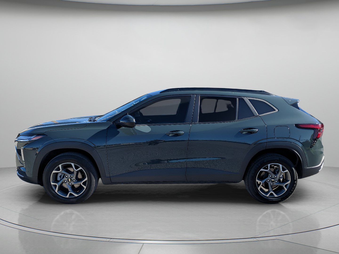 Used 2025 Chevrolet Trax LT FWD image 5