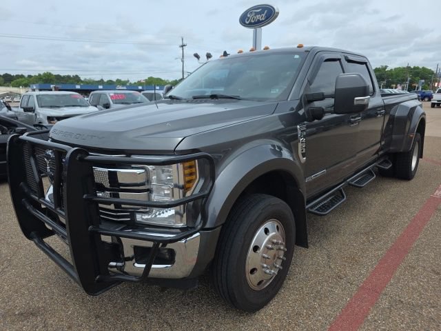 Used 2019 Ford F450 Lariat w/ Lariat Value Package AWD/4WD image 4