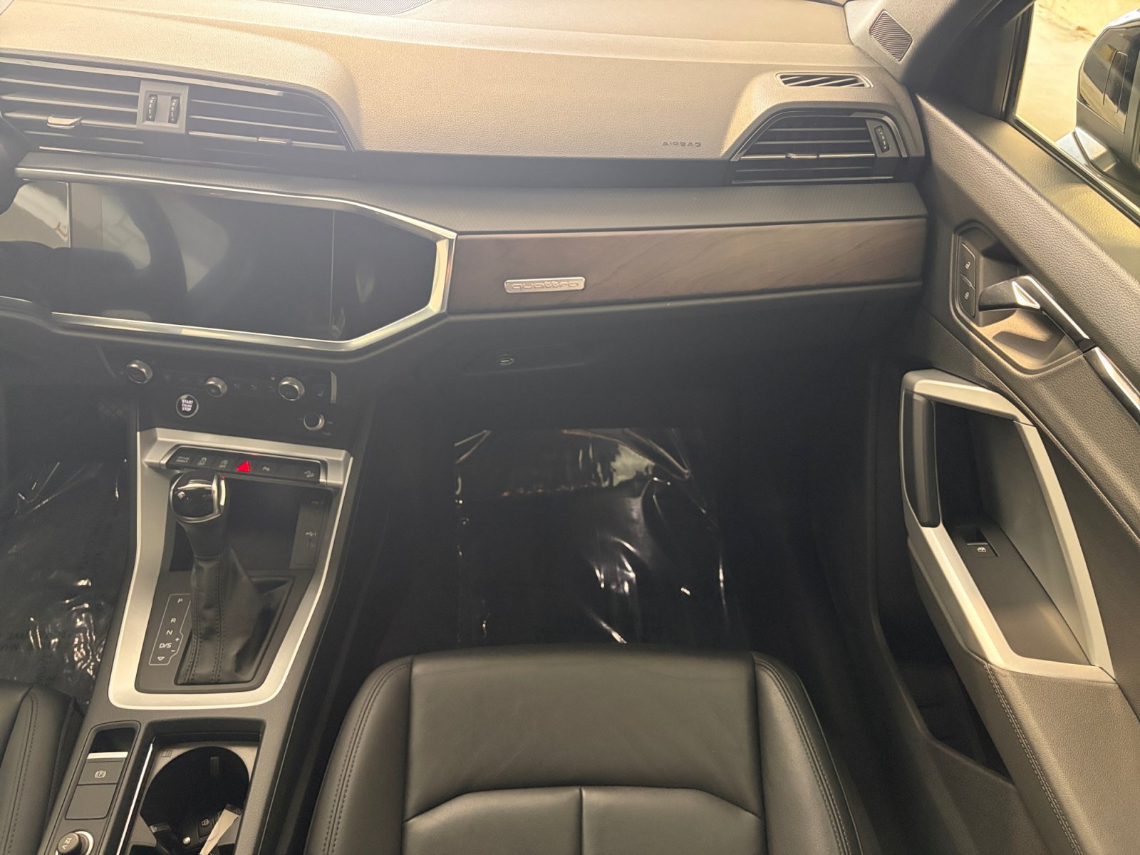 Used 2022 Audi Q3 2.0T Premium w/ Convenience Package AWD/4WD image 25