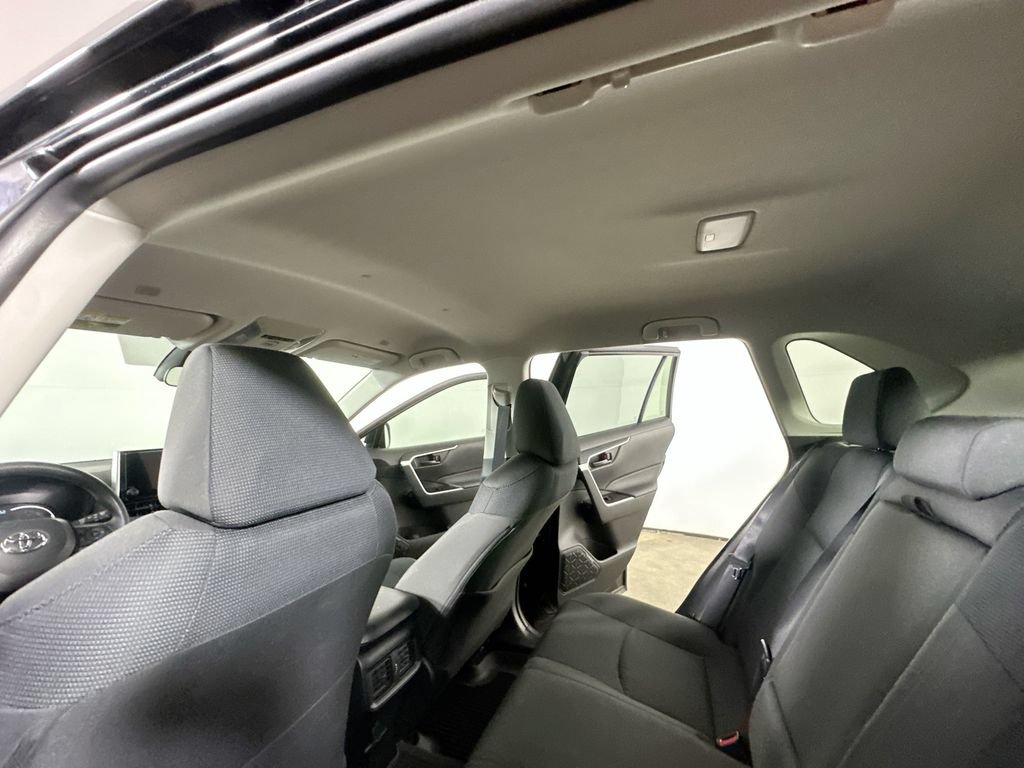 Used 2025 Toyota RAV4 LE AWD/4WD image 15