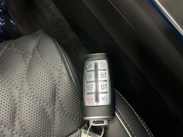 Used 2025 Genesis GV70 3.5T Sport w/ Sport Advanced Package image 30