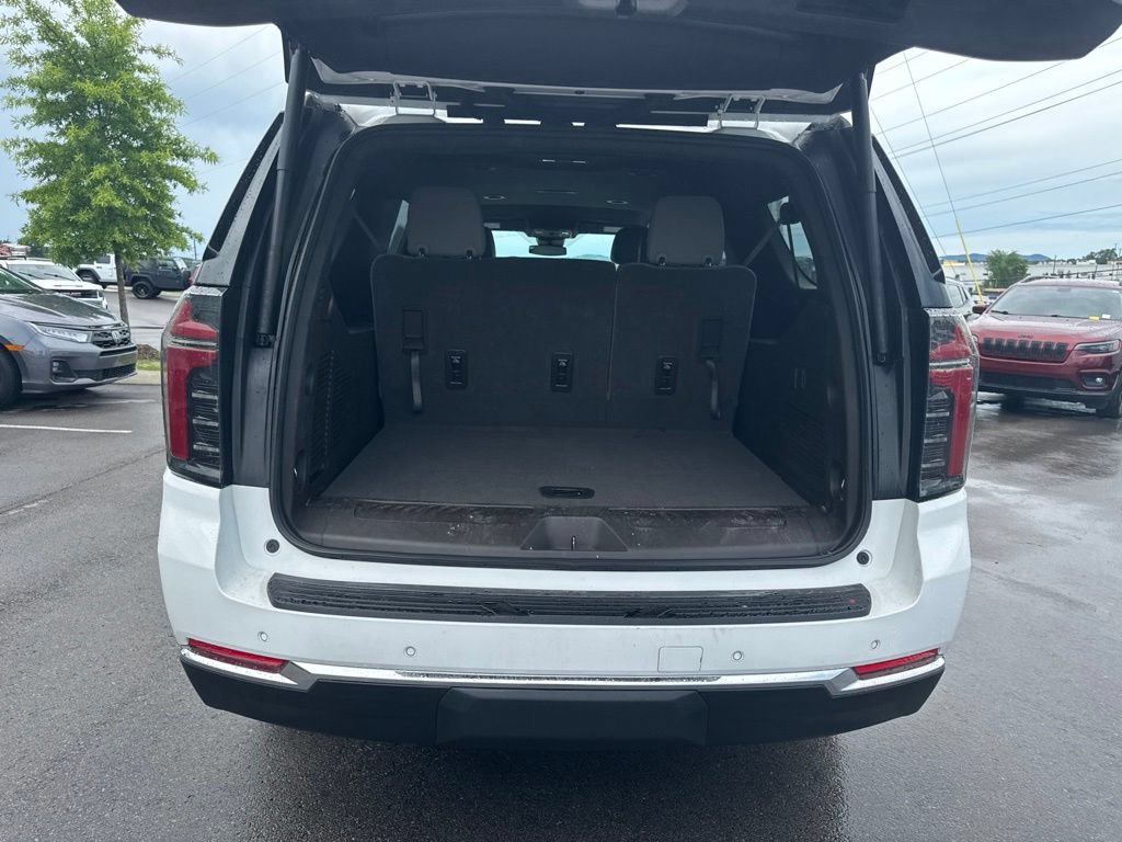 Used 2025 Chevrolet Suburban LT RWD image 25
