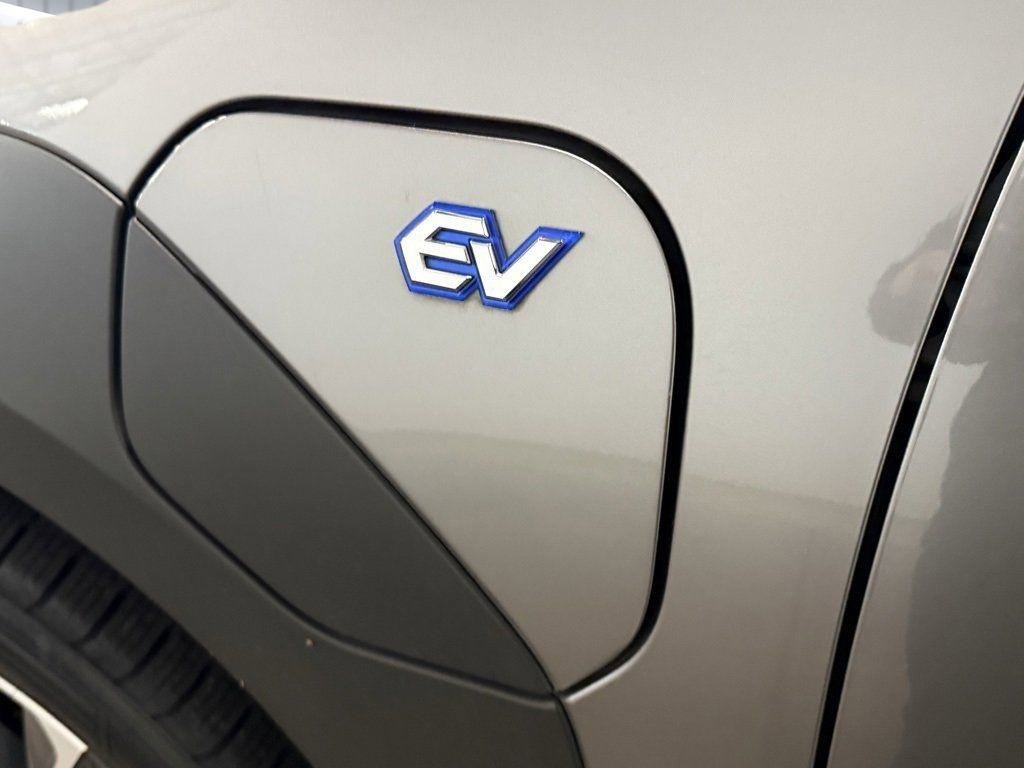 Used 2023 Subaru Solterra AWD image 18