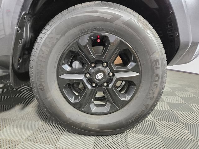 Used 2023 Toyota 4Runner SR5 AWD/4WD image 11