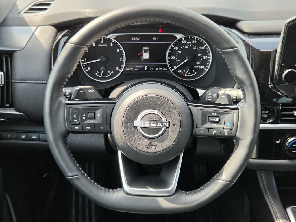 Used 2025 Nissan Pathfinder SL FWD image 14