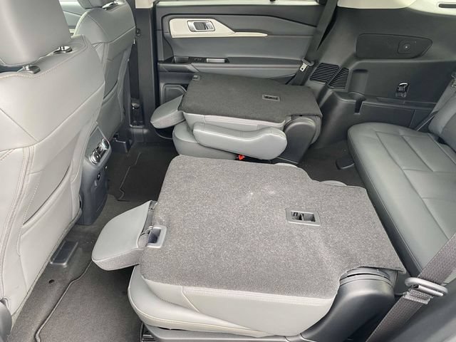 New 2026 Ford Explorer Active w/ Active Comfort Package RWD image 5