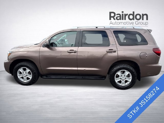 Used 2018 Toyota Sequoia SR5 w/ Carpet Mat Package AWD/4WD image 4