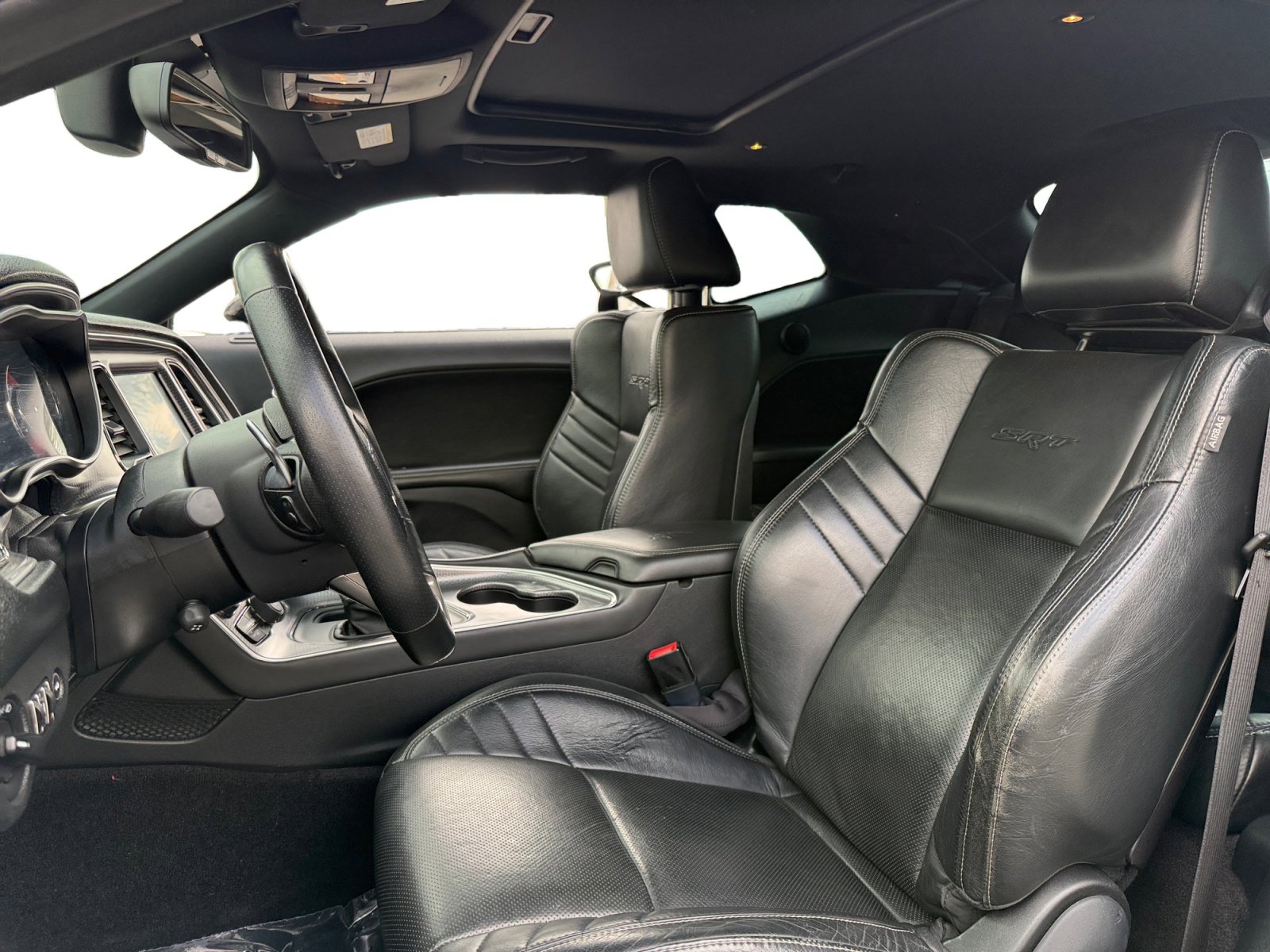 Used 2016 Dodge Challenger SRT Hellcat image 9