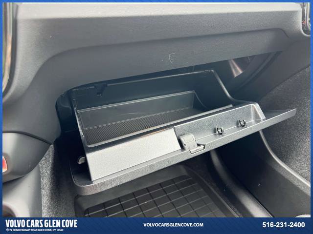 Used 2025 Volvo XC40 B5 Plus w/ Protection Package Premier image 35