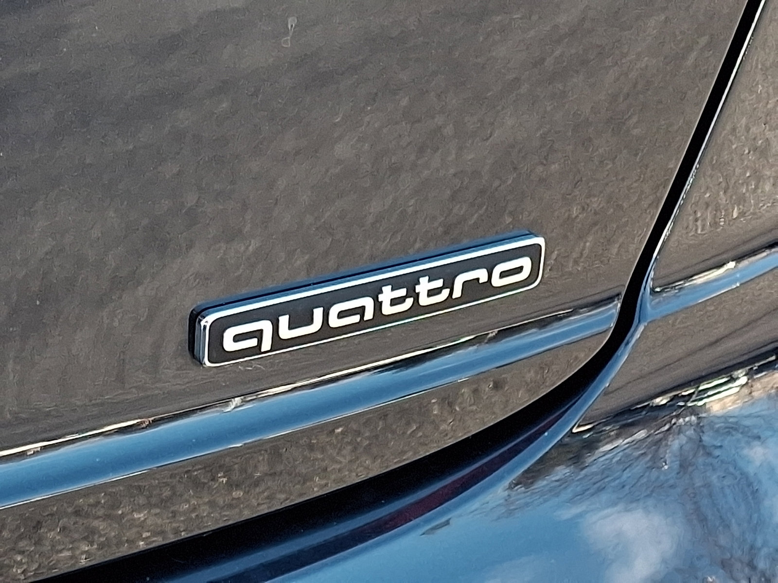 Used 2023 Audi Q8 Prestige image 32