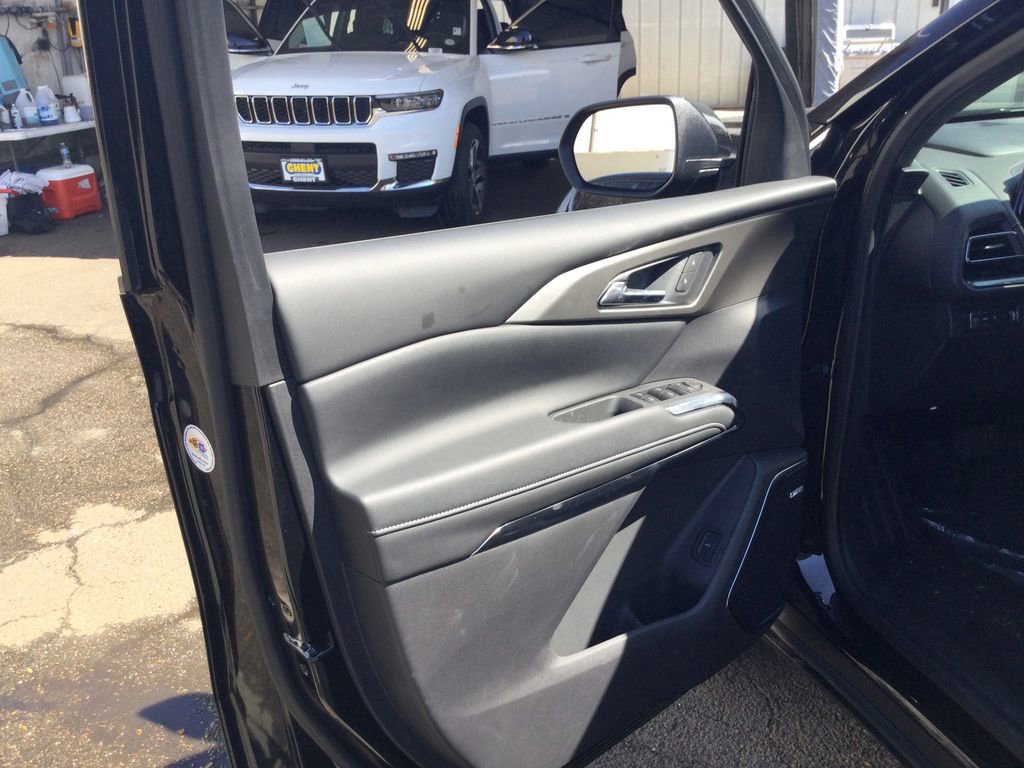New 2025 Chevrolet Traverse LT w/ Enhanced Driving Package image 17
