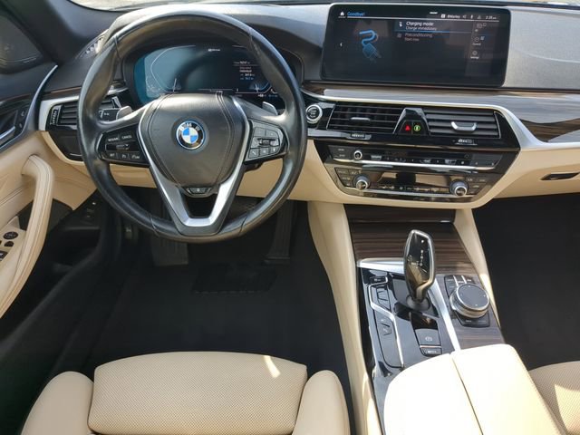 Used 2023 BMW 530e xDrive image 17