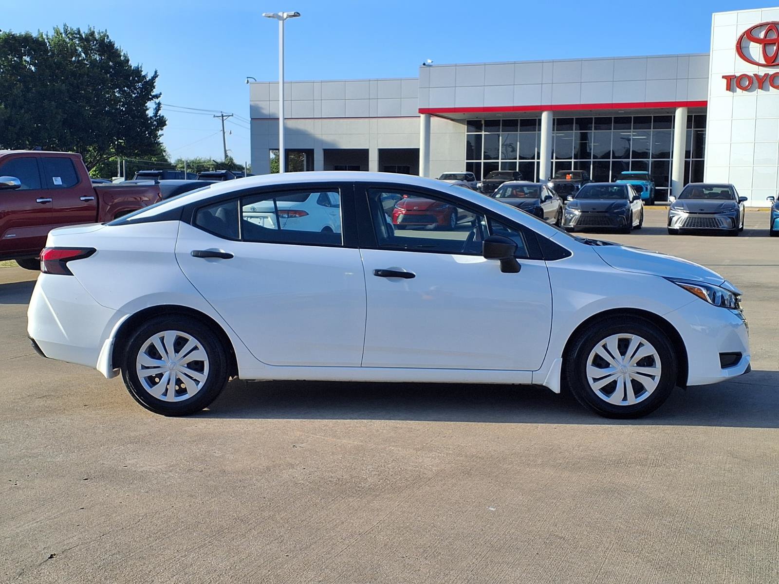 Used 2024 Nissan Versa S w/ Trunk Package FWD image 10