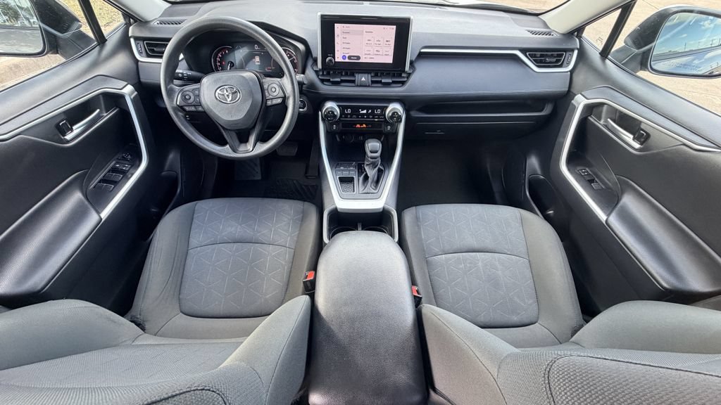 Used 2025 Toyota RAV4 XLE FWD image 12