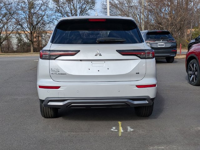 New 2026 Mitsubishi Outlander SE FWD image 3