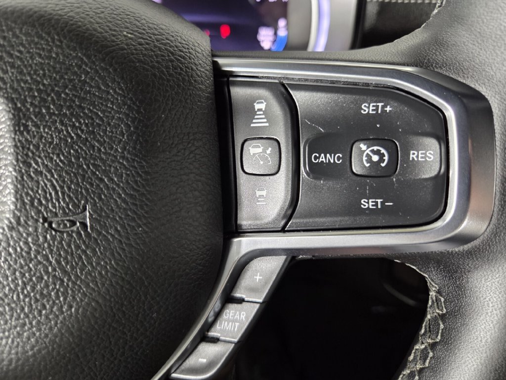 Used 2026 RAM 2500 Laramie AWD/4WD image 18