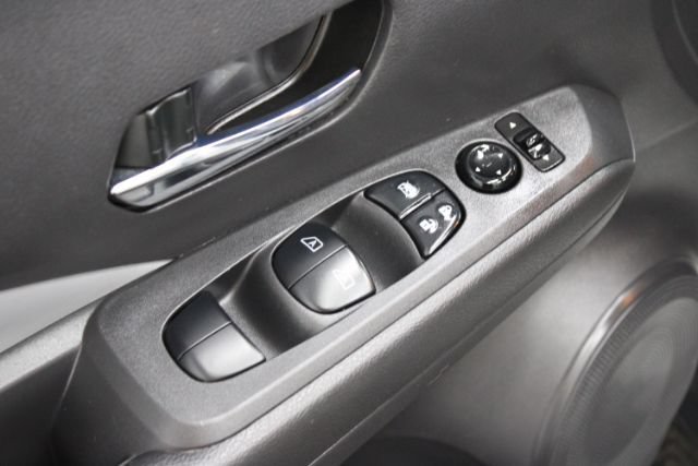Used 2021 Nissan Kicks SR w/ SR Premium Package FWD image 10