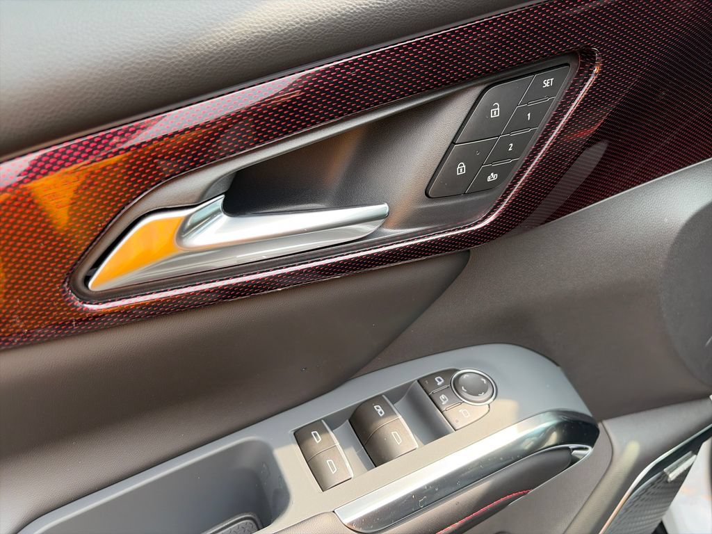 New 2027 Chevrolet Traverse RS w/ LPO, Floor Liner Package AWD/4WD image 19