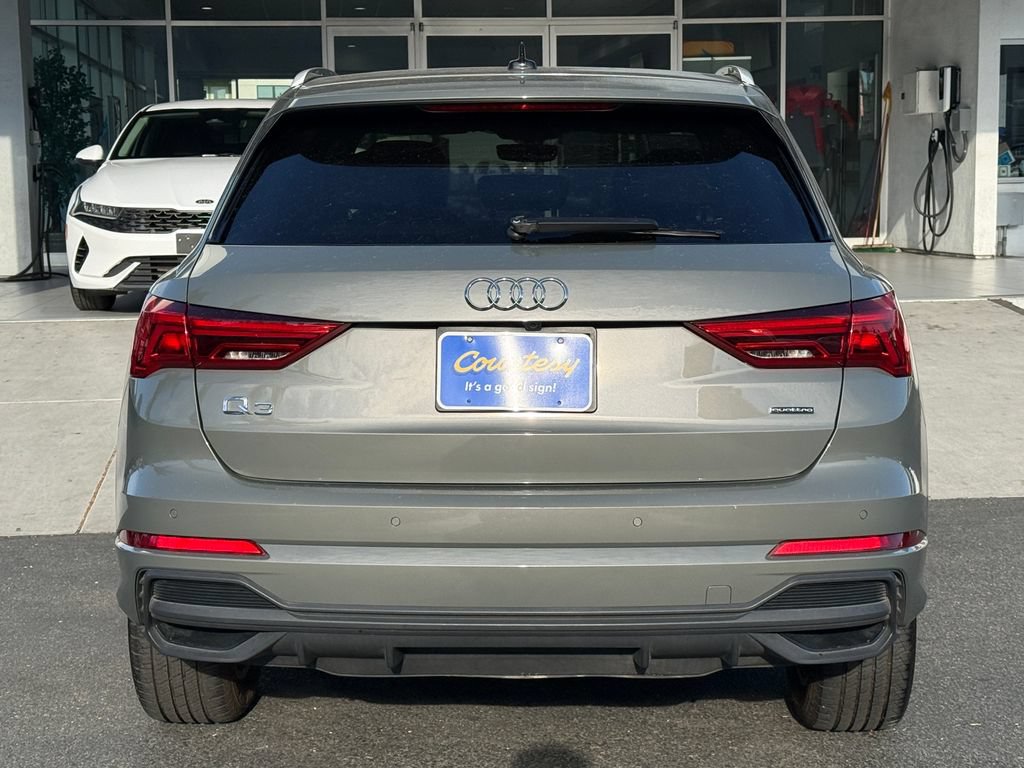 Used 2024 Audi Q3 2.0T Premium AWD/4WD image 5