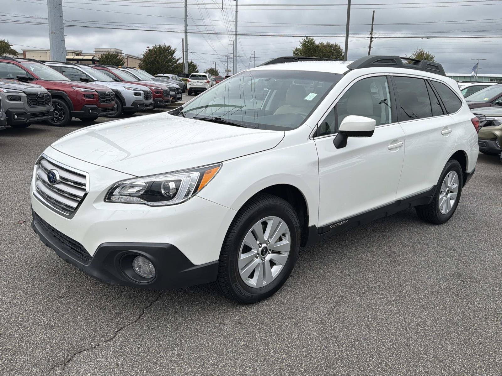 Used 2017 Subaru Outback 2.5i Premium AWD/4WD image 5