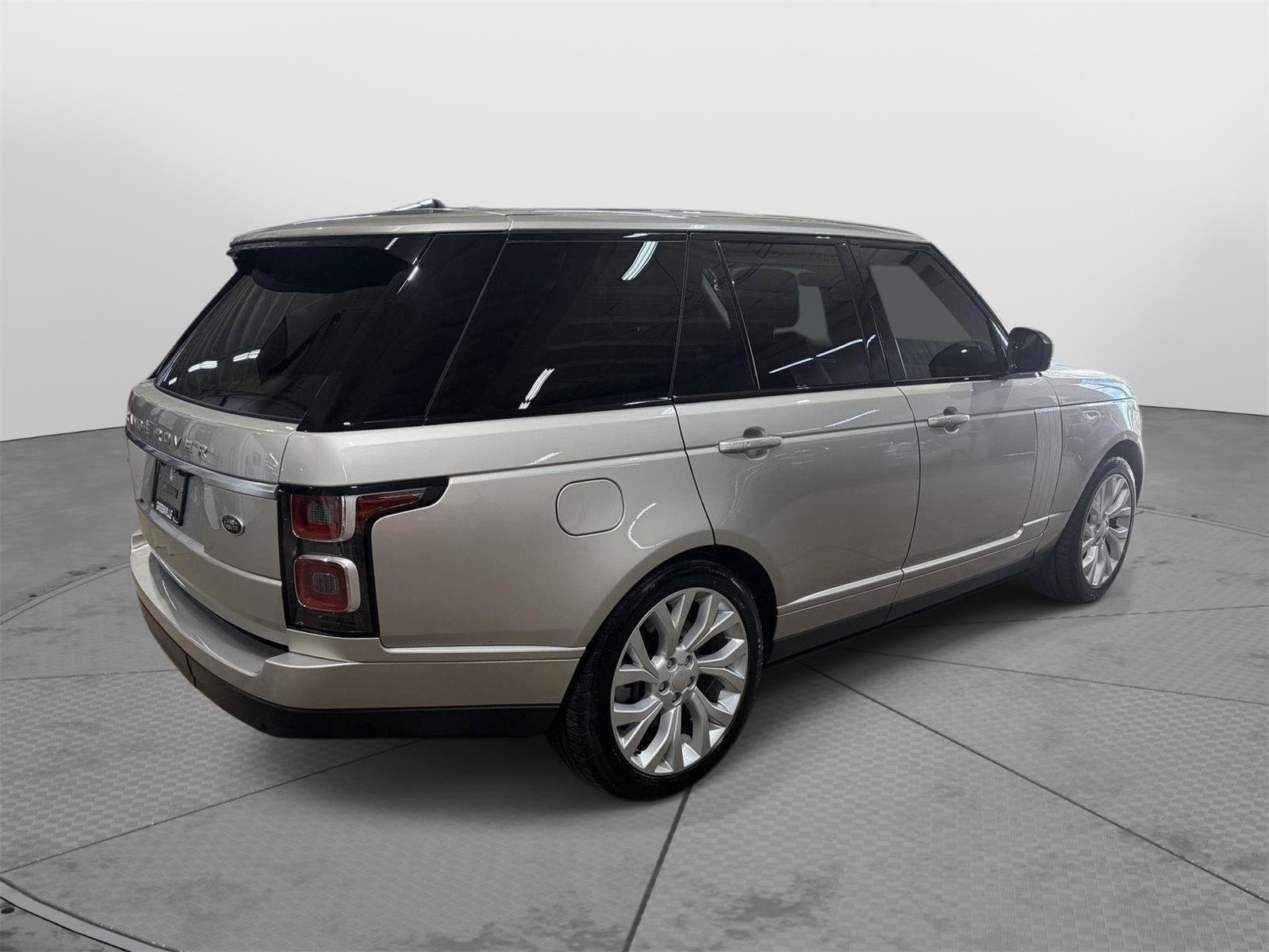 Used 2019 Land Rover Range Rover HSE image 10