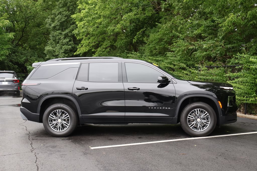 Used 2026 Chevrolet Traverse LT w/ Driver Confidence Package AWD/4WD image 10