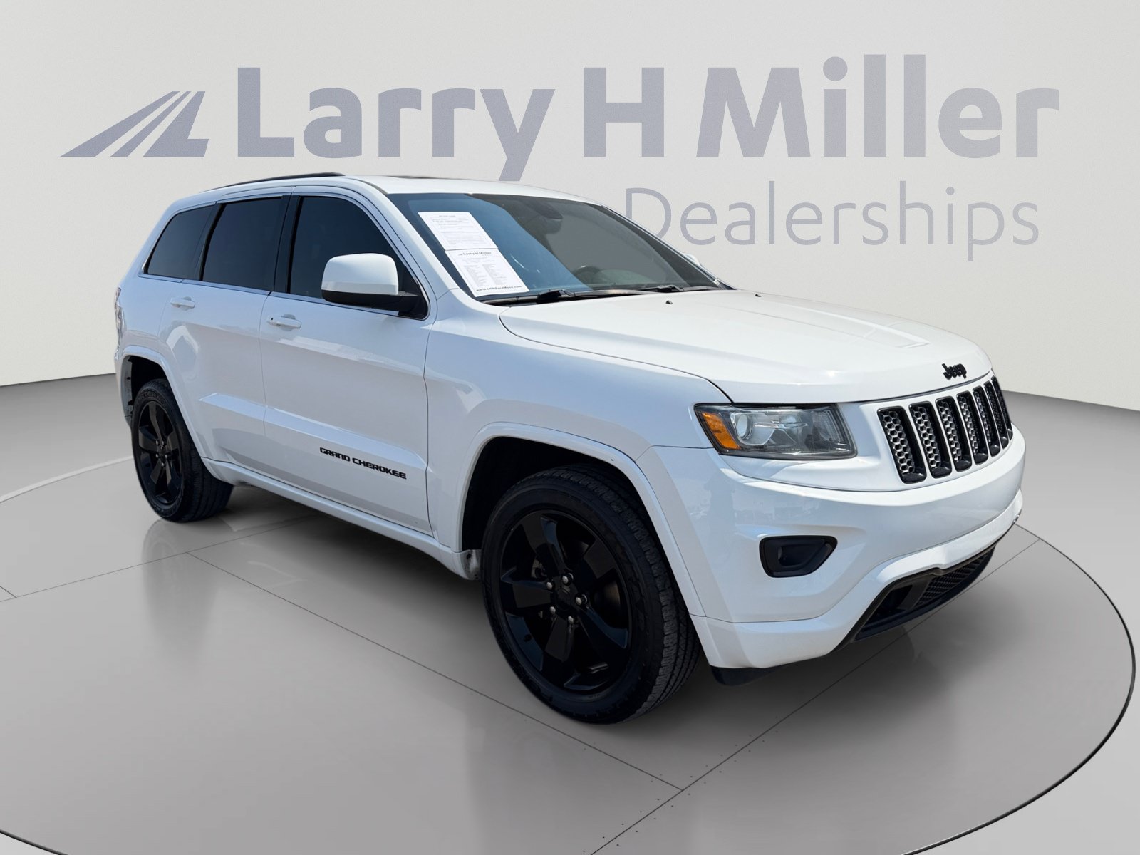 Used 2015 Jeep Grand Cherokee Altitude RWD image 7