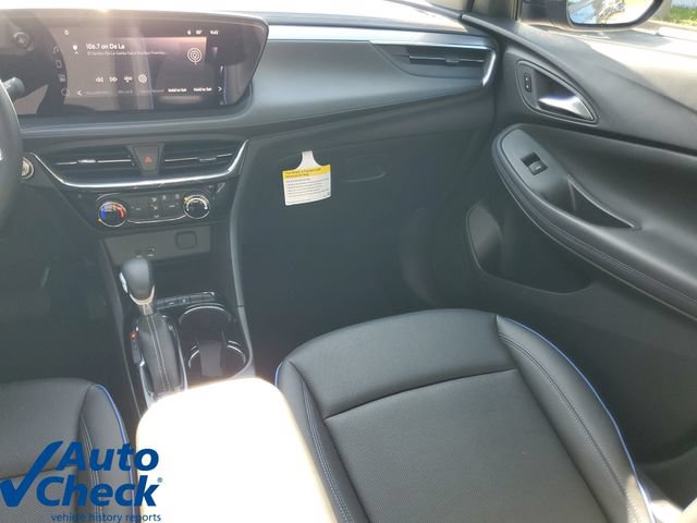 Certified 2025 Buick Encore GX Sport Touring FWD image 15