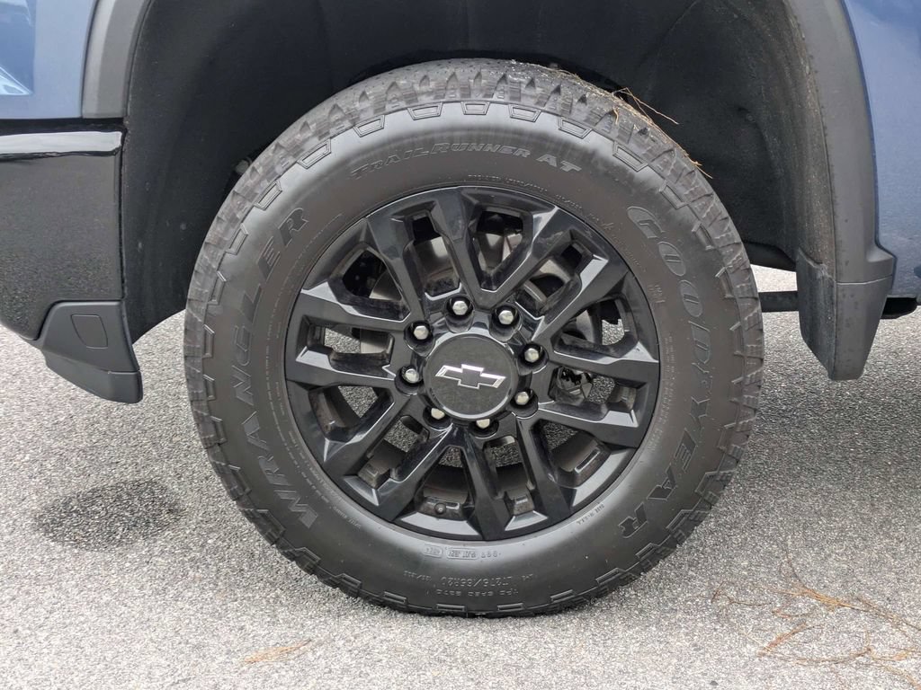 Used 2025 Chevrolet Silverado 2500 Custom w/ Custom Convenience Package AWD/4WD image 13