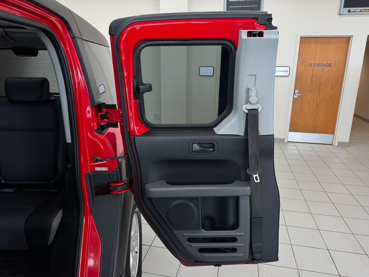 Used 2005 Honda Element EX image 33