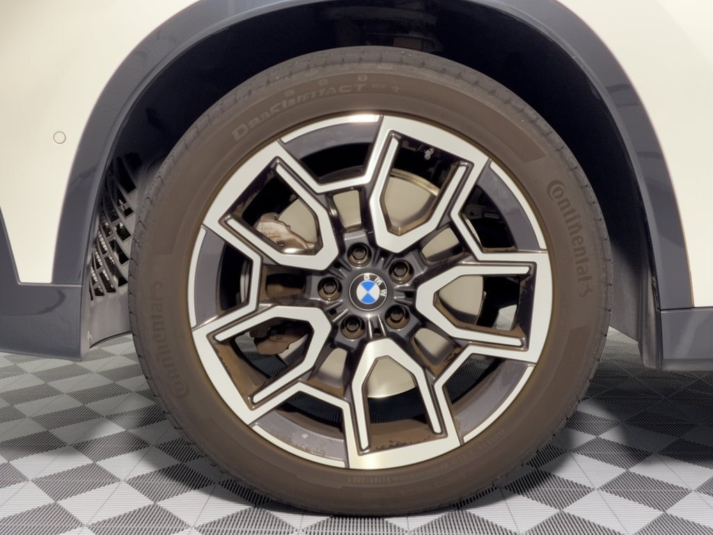 Certified 2024 BMW X1 xDrive28i w/ Technology Package AWD/4WD image 13