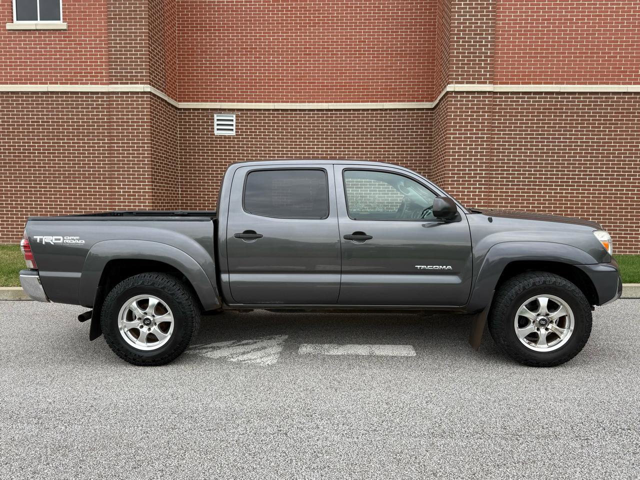 Used 2013 Toyota Tacoma 4x4 Double Cab w/ TRD Off-Road Pkg image 18