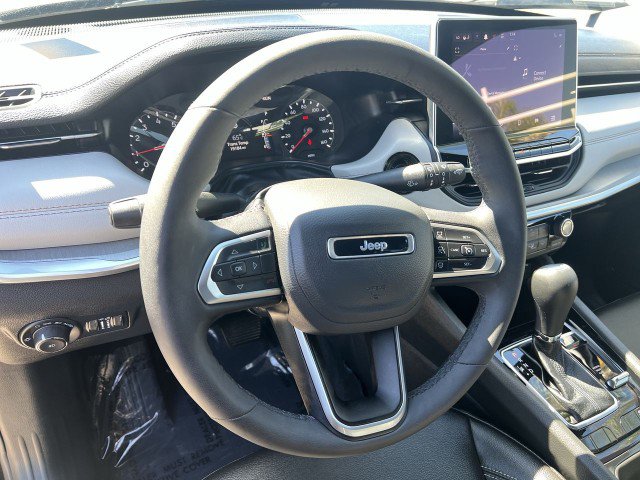 Used 2025 Jeep Compass Limited AWD/4WD image 11