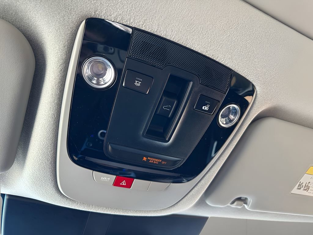 Used 2023 Kia Niro SX Touring image 26