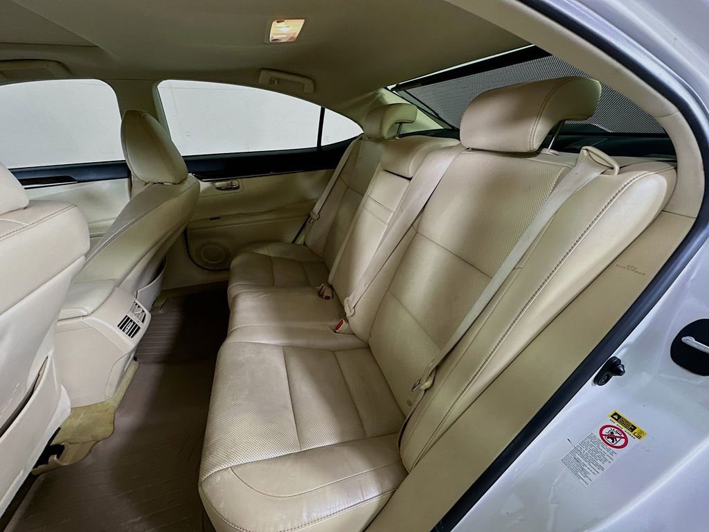 Used 2015 Lexus ES 350 w/ Luxury Package image 14