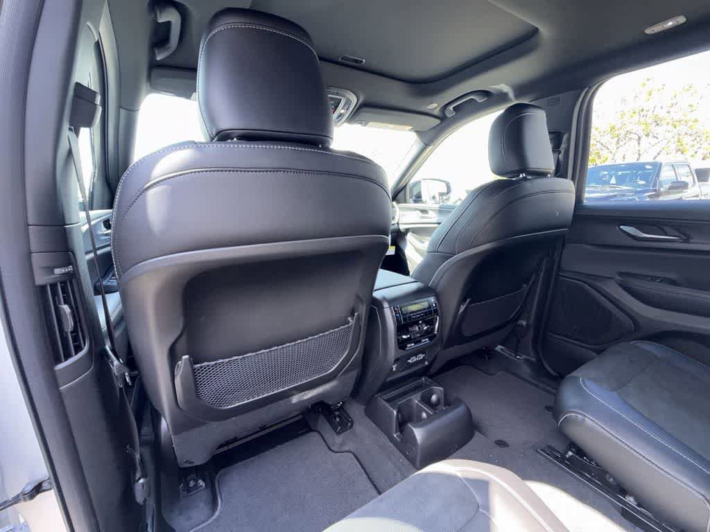 New 2025 Jeep Grand Cherokee L Altitude AWD/4WD image 11