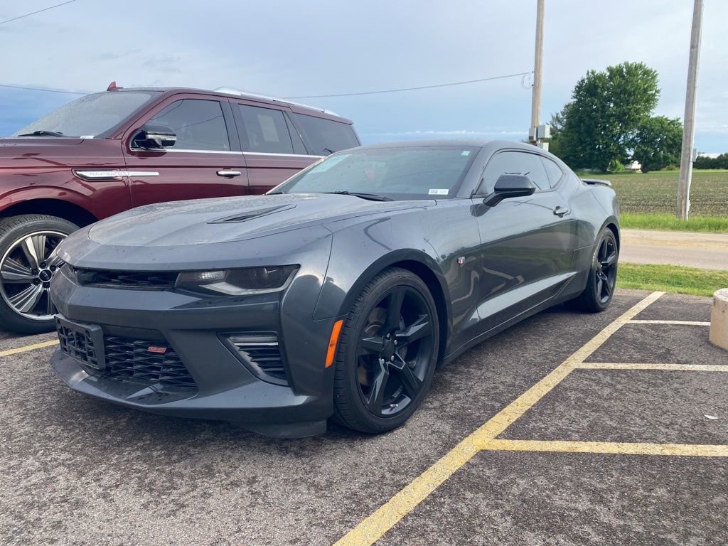 Used 2018 Chevrolet Camaro SS RWD image 13