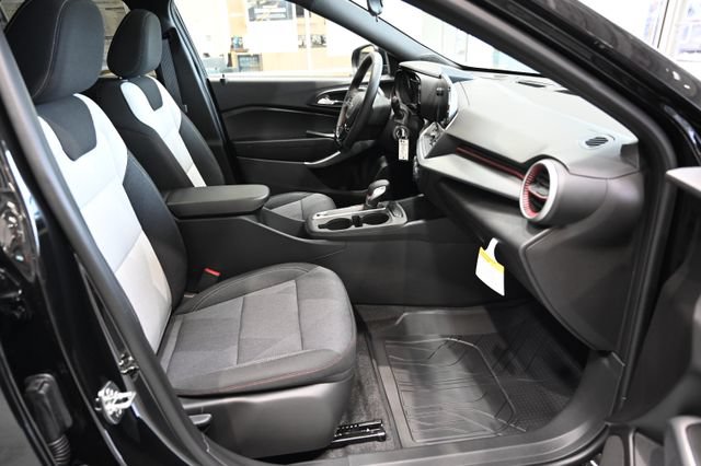 New 2026 Chevrolet Trax RS w/ Sunroof Package FWD image 10