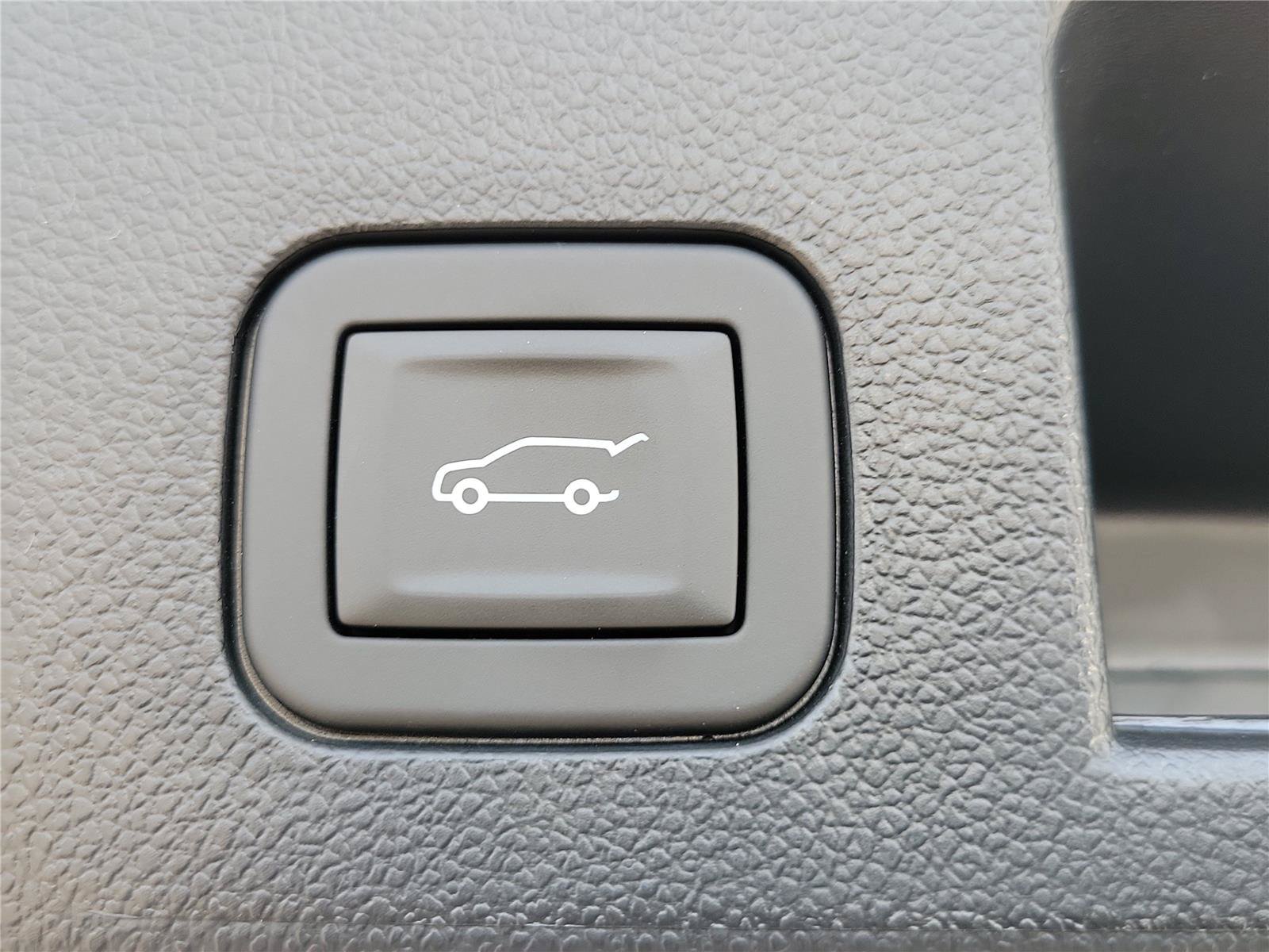New 2027 GMC Terrain Elevation w/ Elevation Premium Package FWD image 8