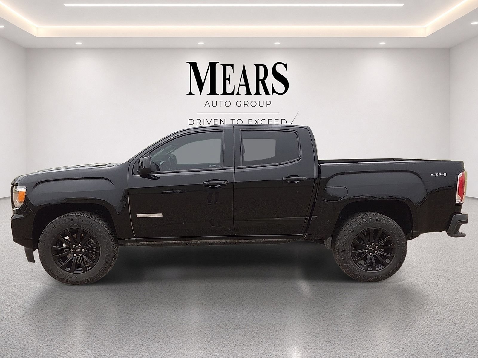 Used 2022 GMC Canyon Elevation w/ Elevation Premium Package AWD/4WD image 2