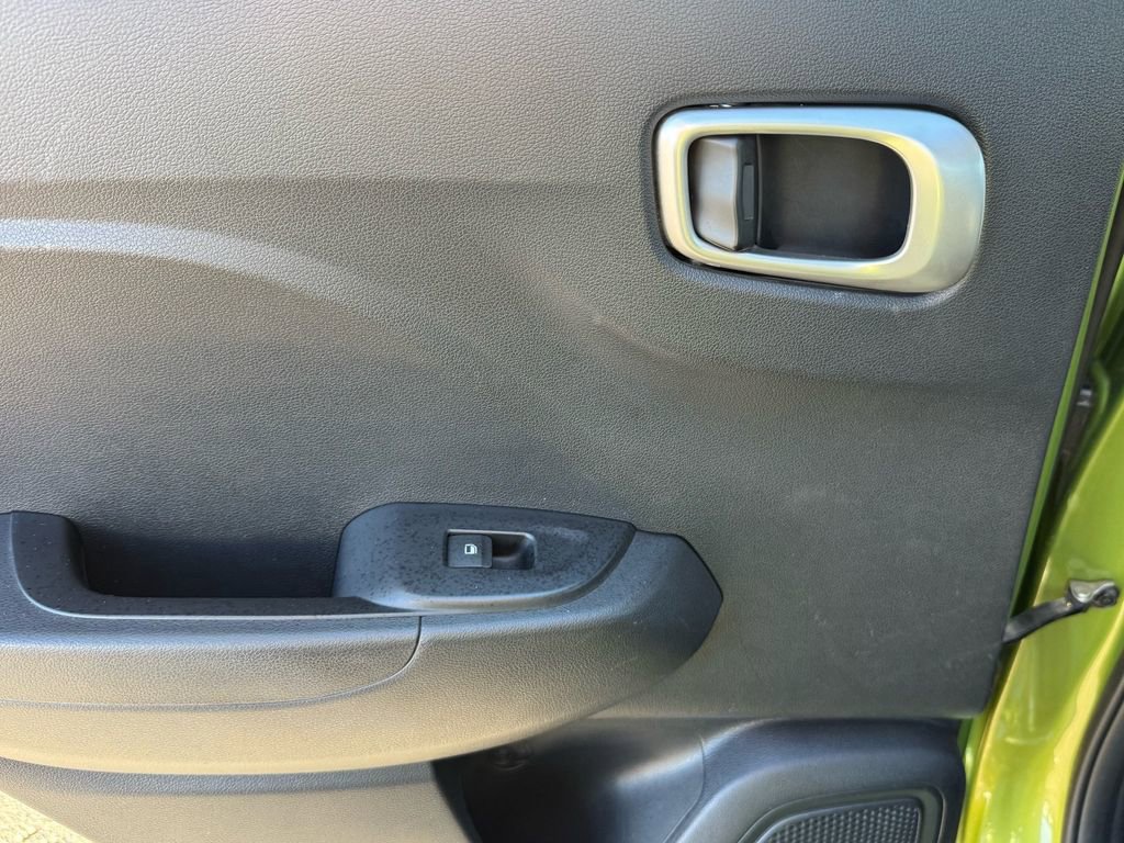 Used 2024 Hyundai Venue SE image 16