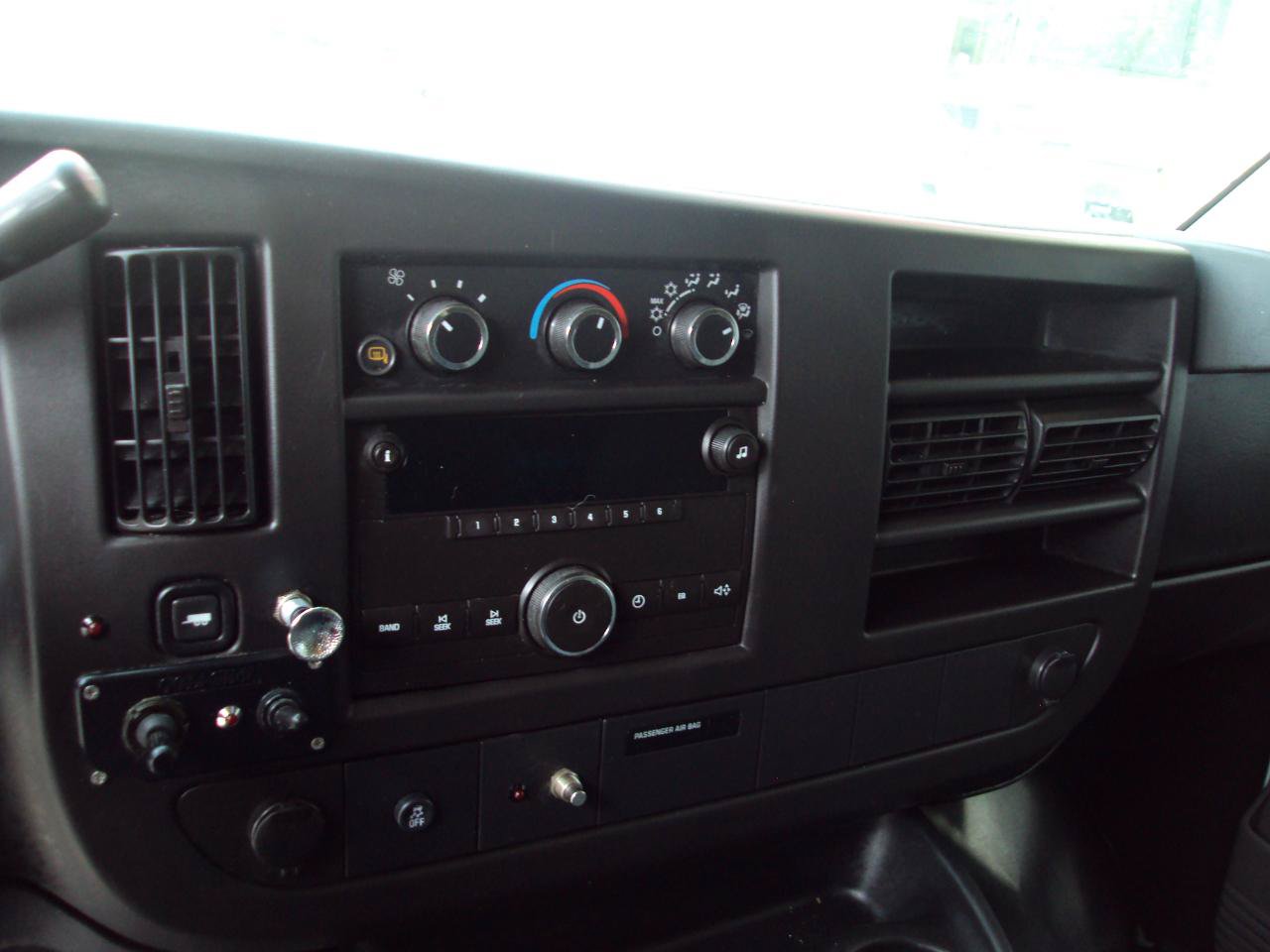Used 2013 GMC Savana 1500 AWD image 14