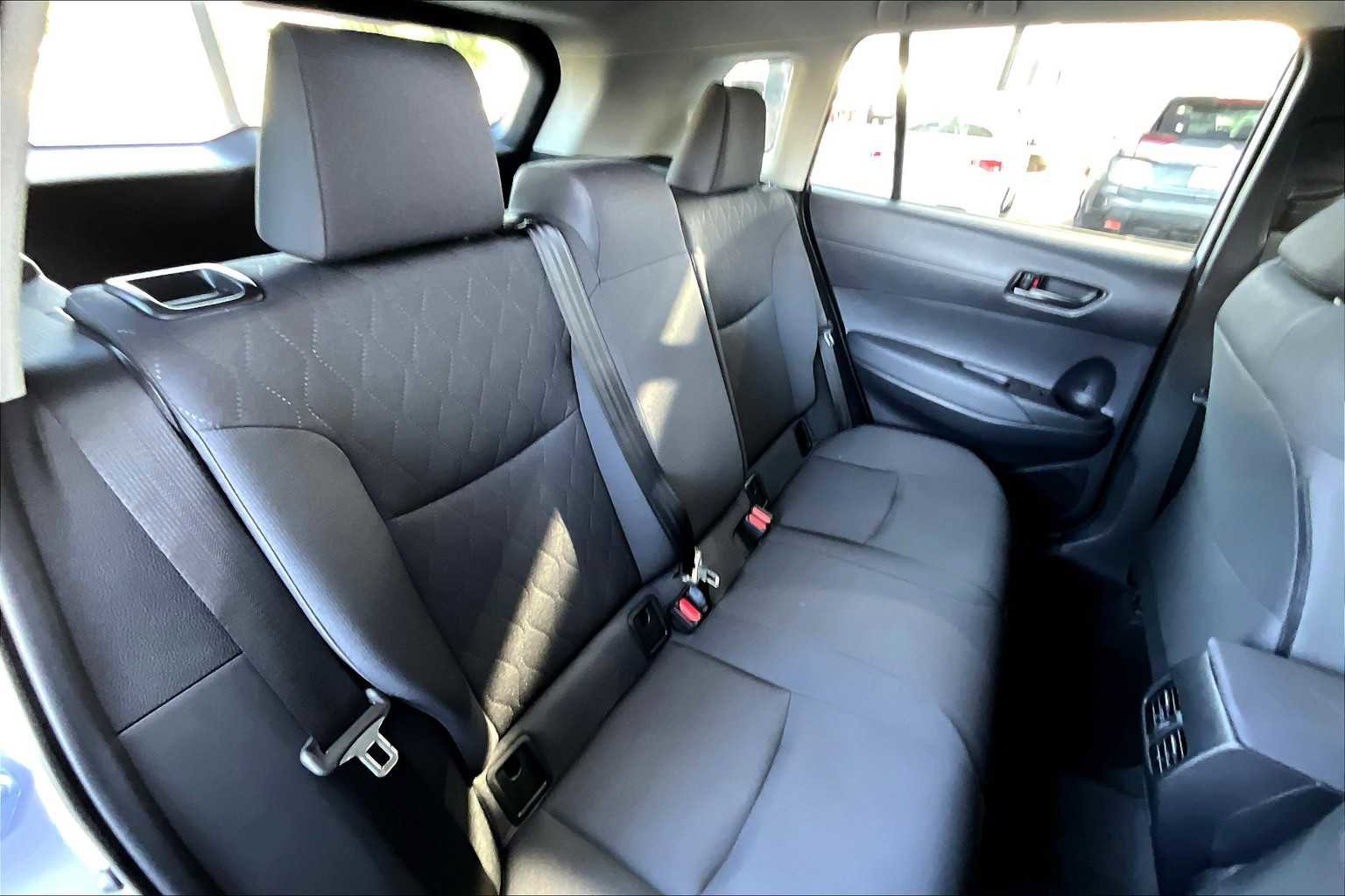 Used 2024 Toyota Corolla Cross LE image 19