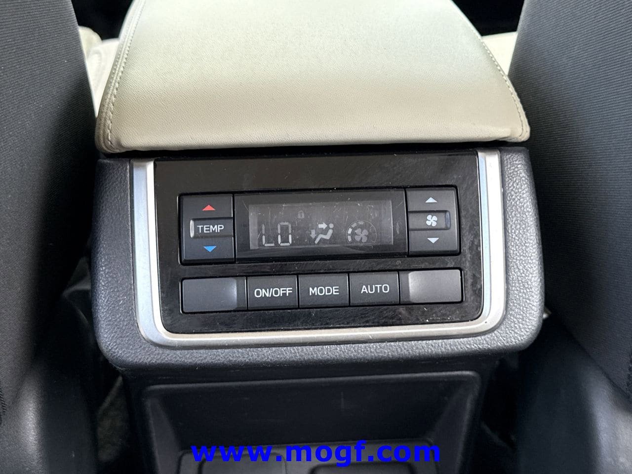 Used 2022 Subaru Ascent Premium w/ Convenience Package AWD/4WD image 20