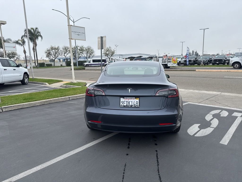 Used 2023 Tesla Model 3 Standard Range image 5