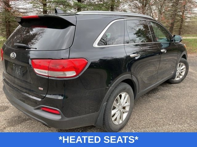 Used 2017 Kia Sorento AWD w/ LX Convenience Package image 4