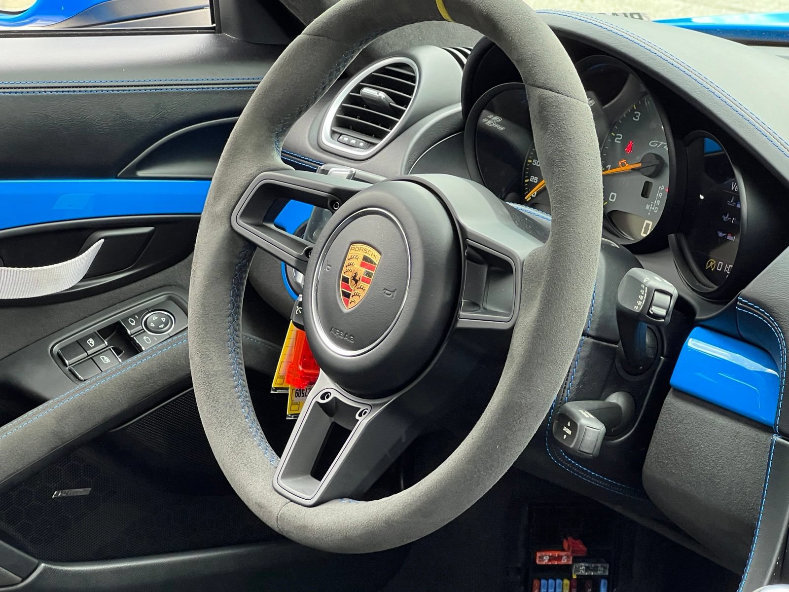 Used 2023 Porsche 718 Cayman GT4 RWD image 34